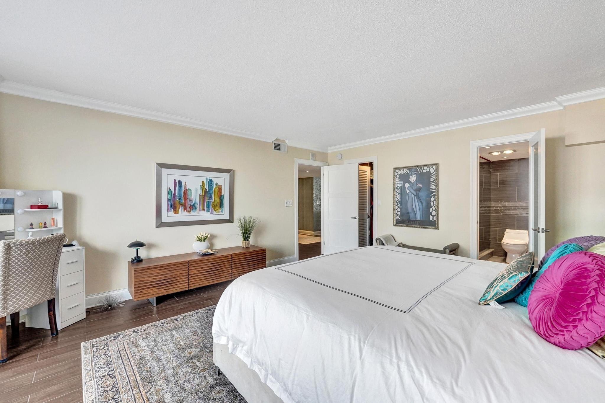 4300 N Ocean Blvd 2L