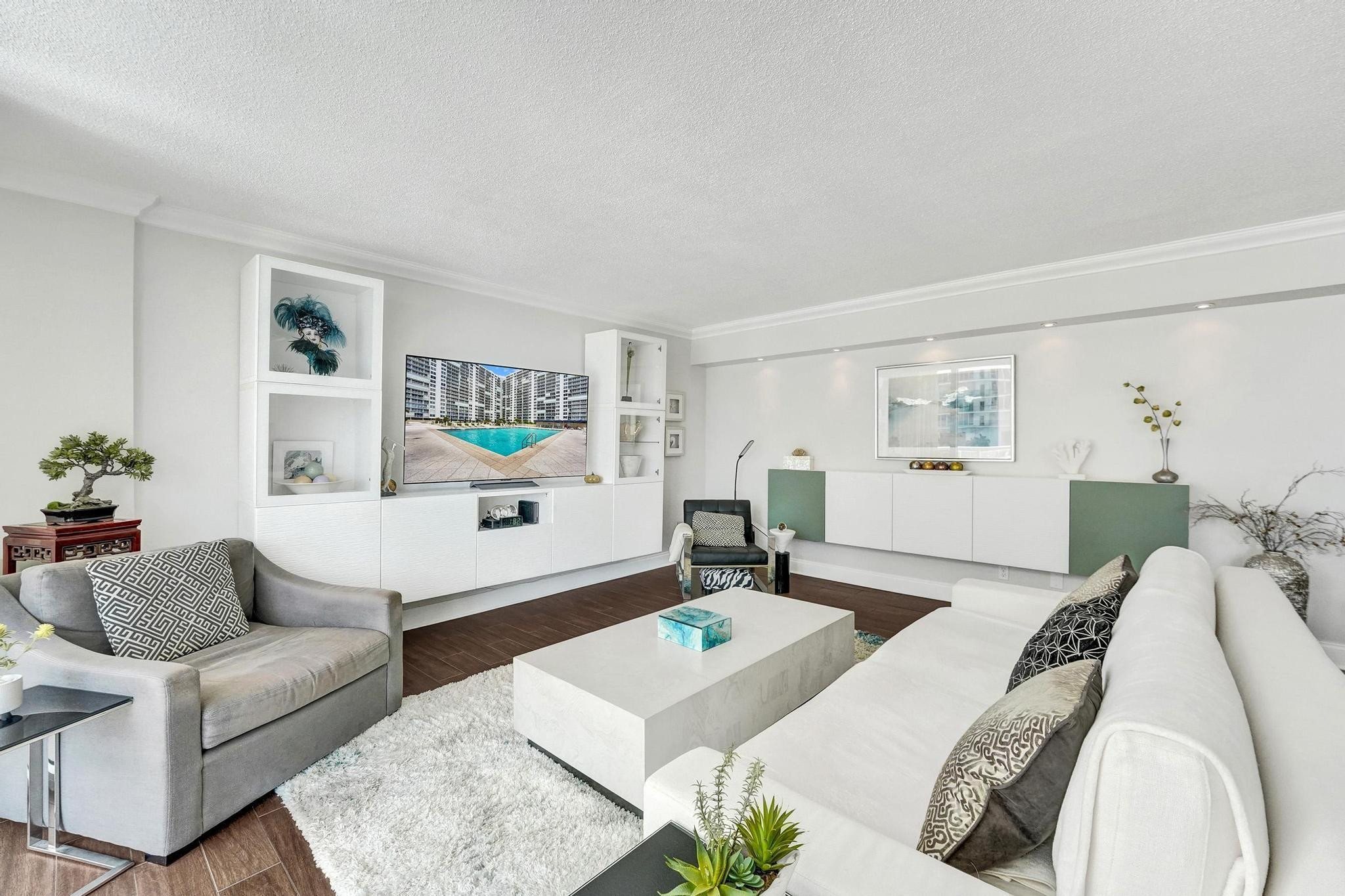 4300 N Ocean Blvd 2L