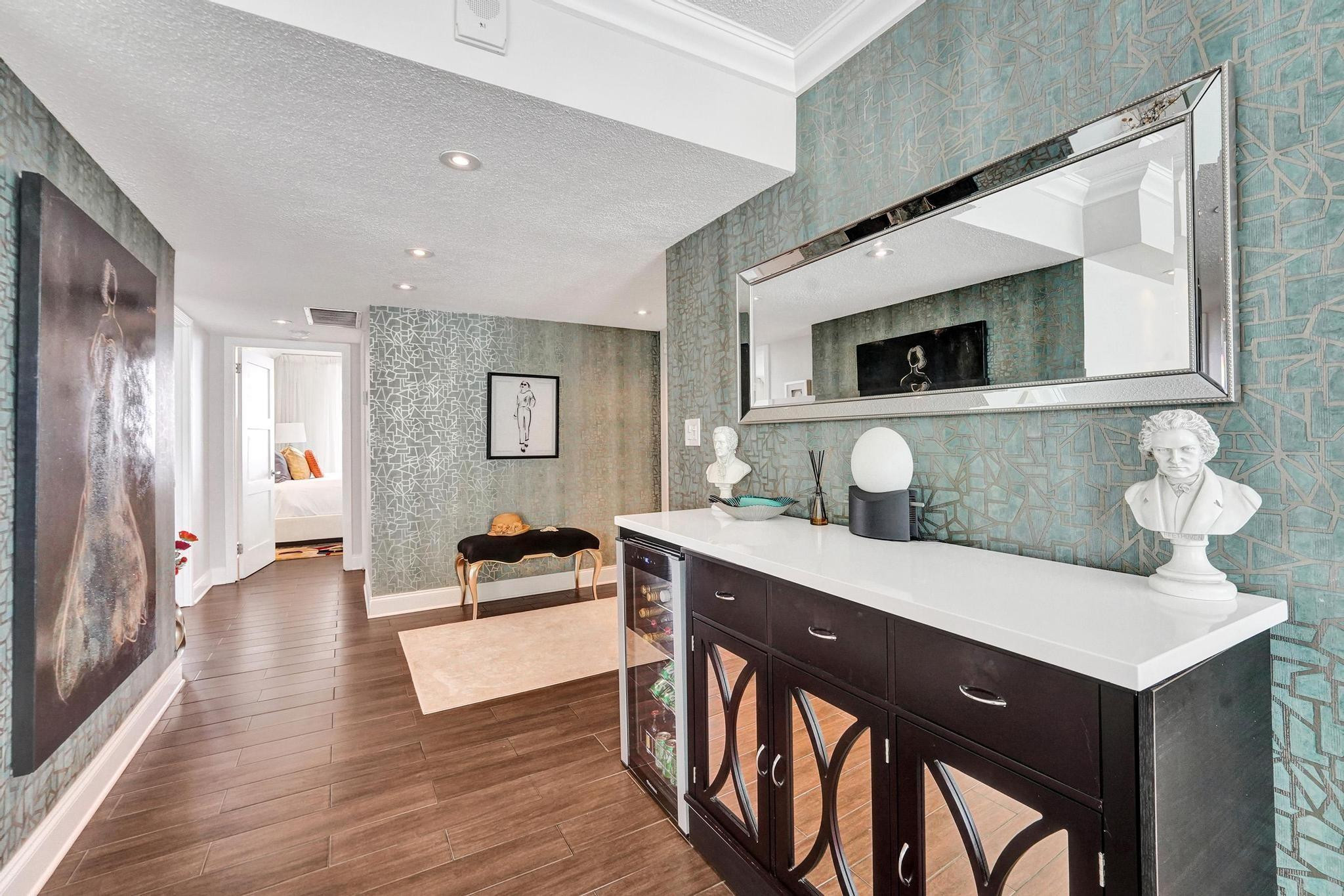 4300 N Ocean Blvd 2L