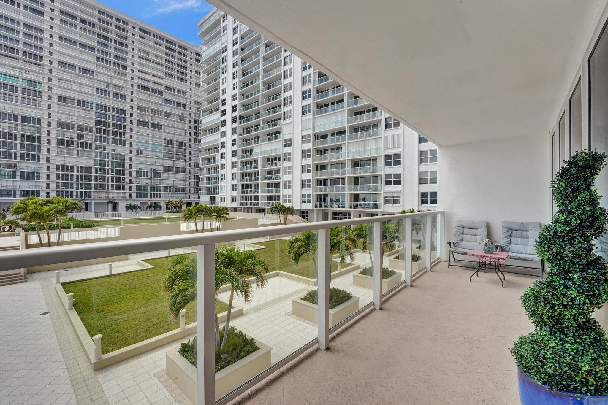 4300 N Ocean Blvd 2L