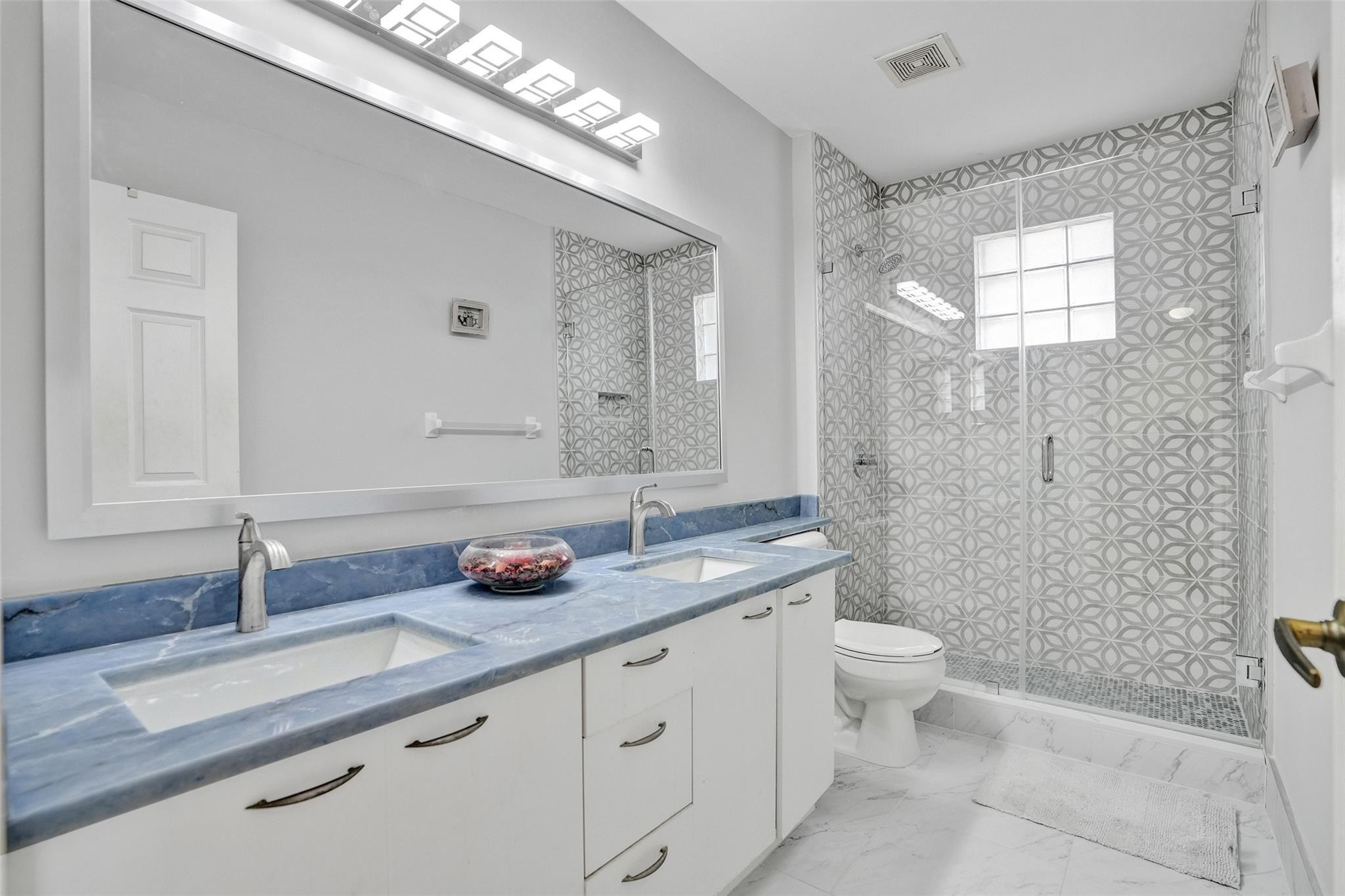 1581 NW 159th Ave