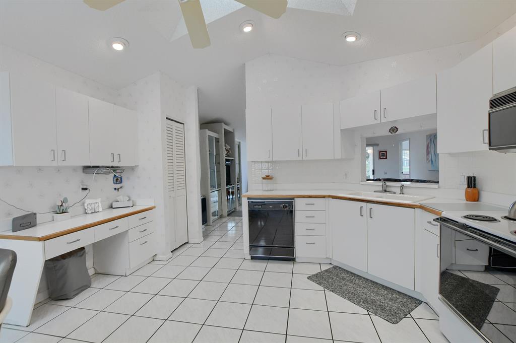 12151 Bay Club Drive