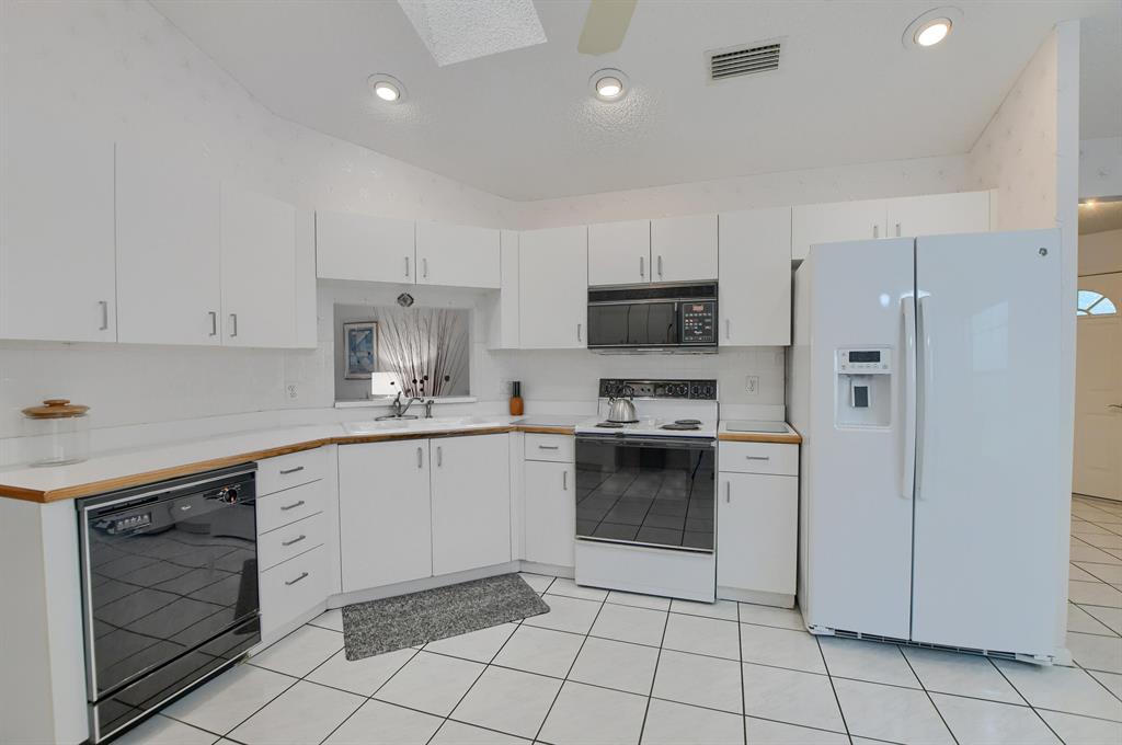 12151 Bay Club Drive