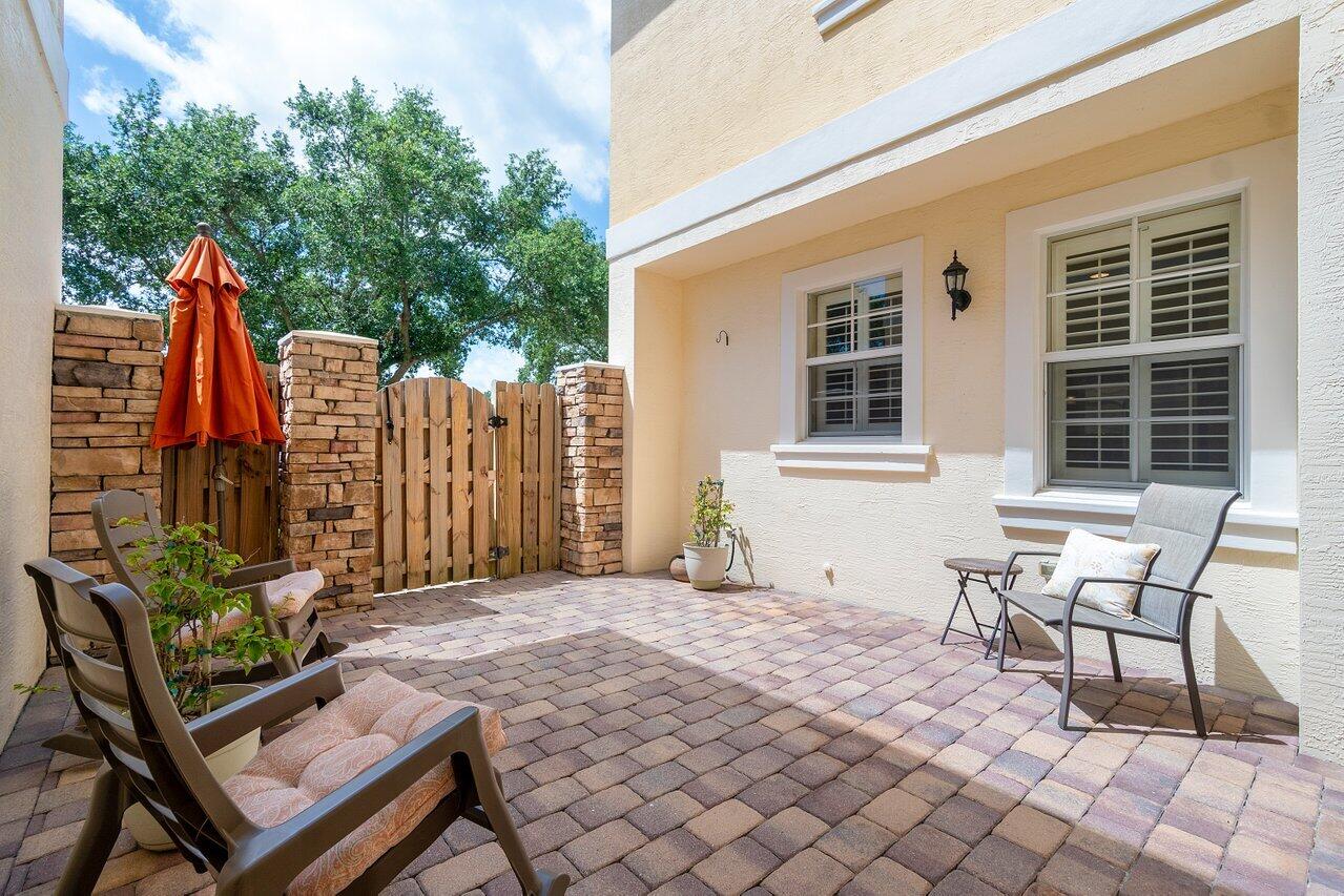 103 Ennis Lane