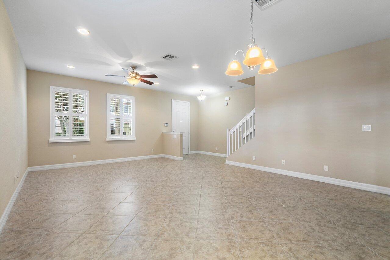 103 Ennis Lane