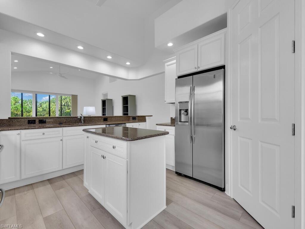 10500 Marino Pointe DR # 703