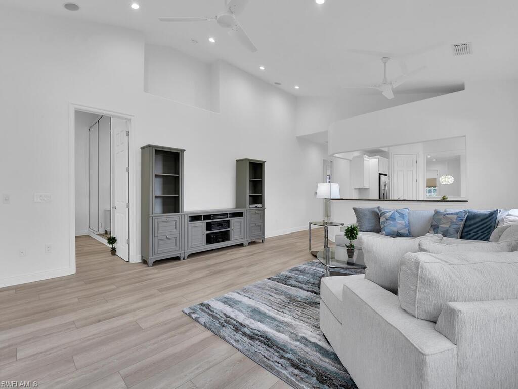 10500 Marino Pointe DR # 703