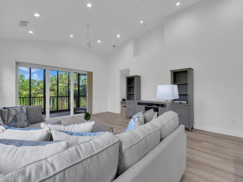 10500 Marino Pointe DR # 703