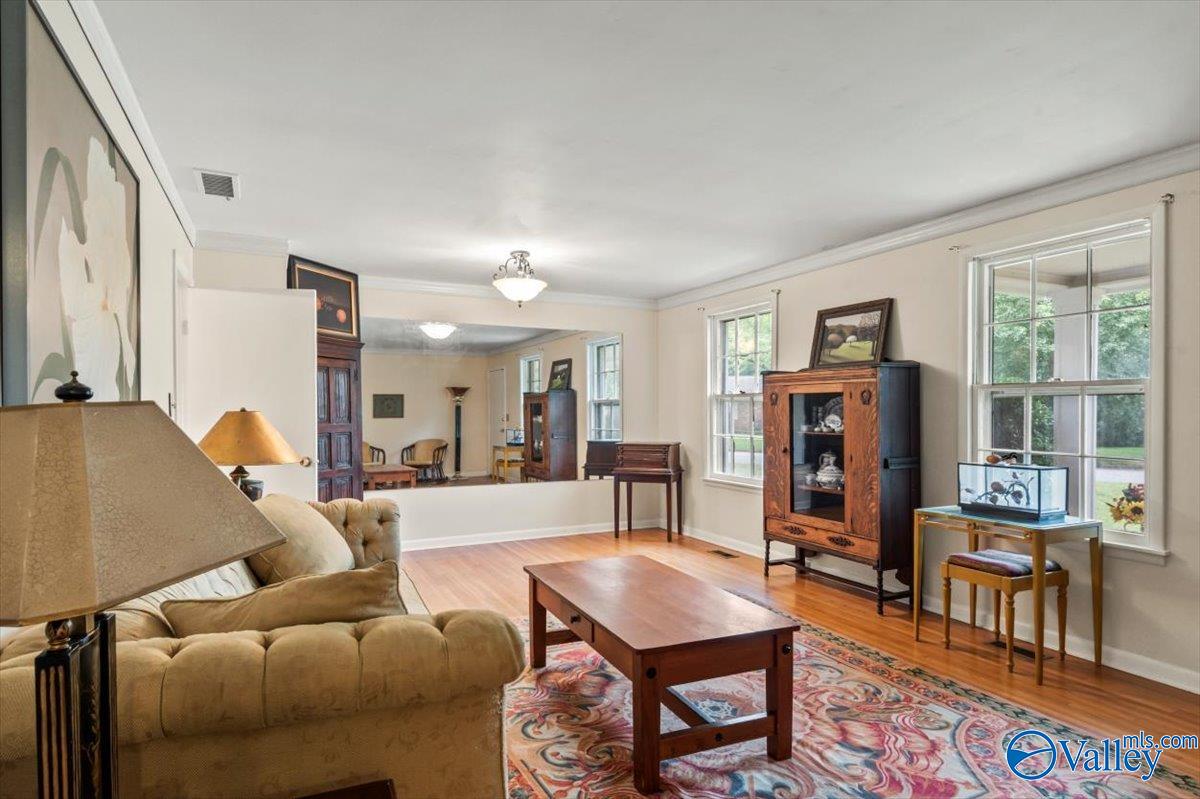 6418 Robinhood Lane
