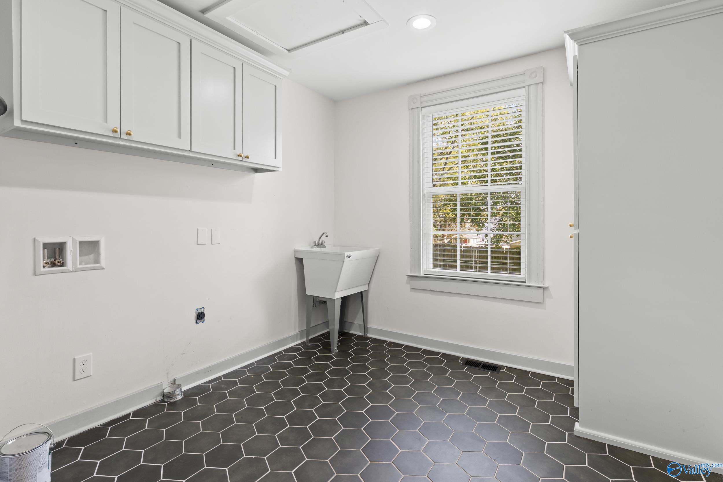 3305 Bradley Street SW