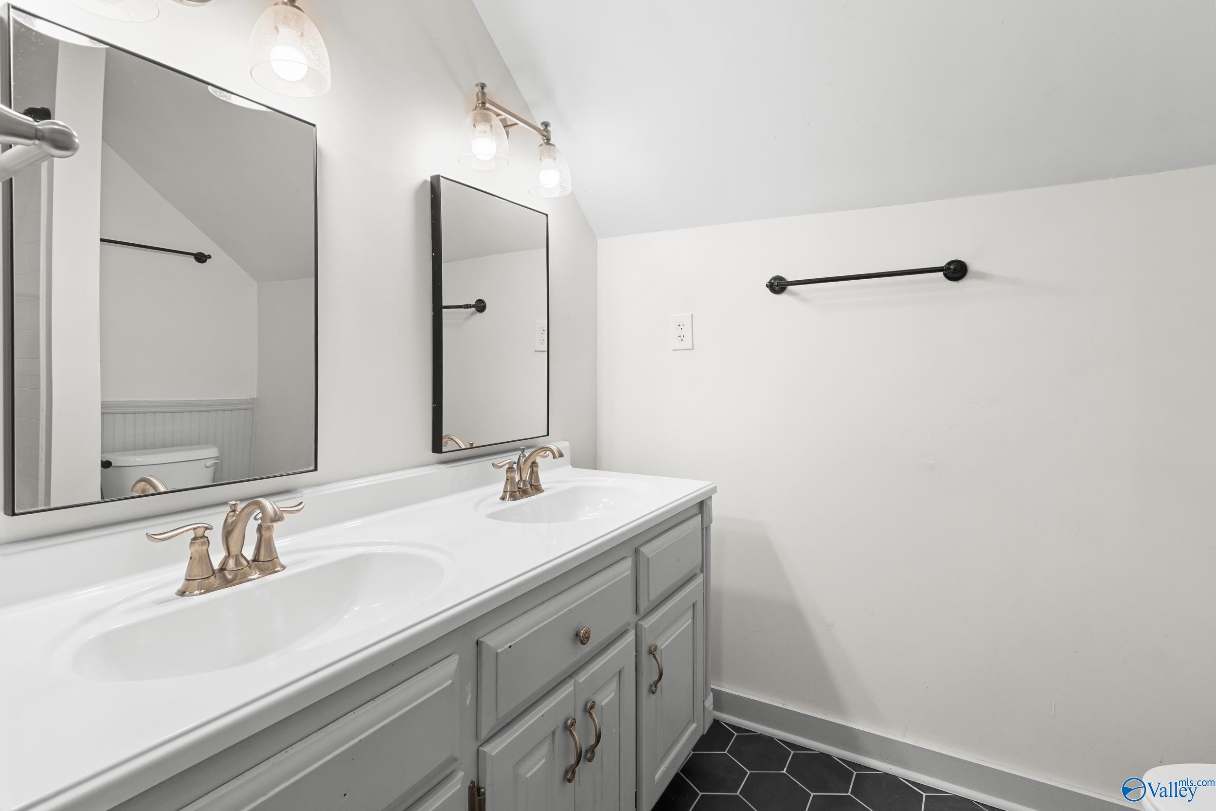 3305 Bradley Street SW