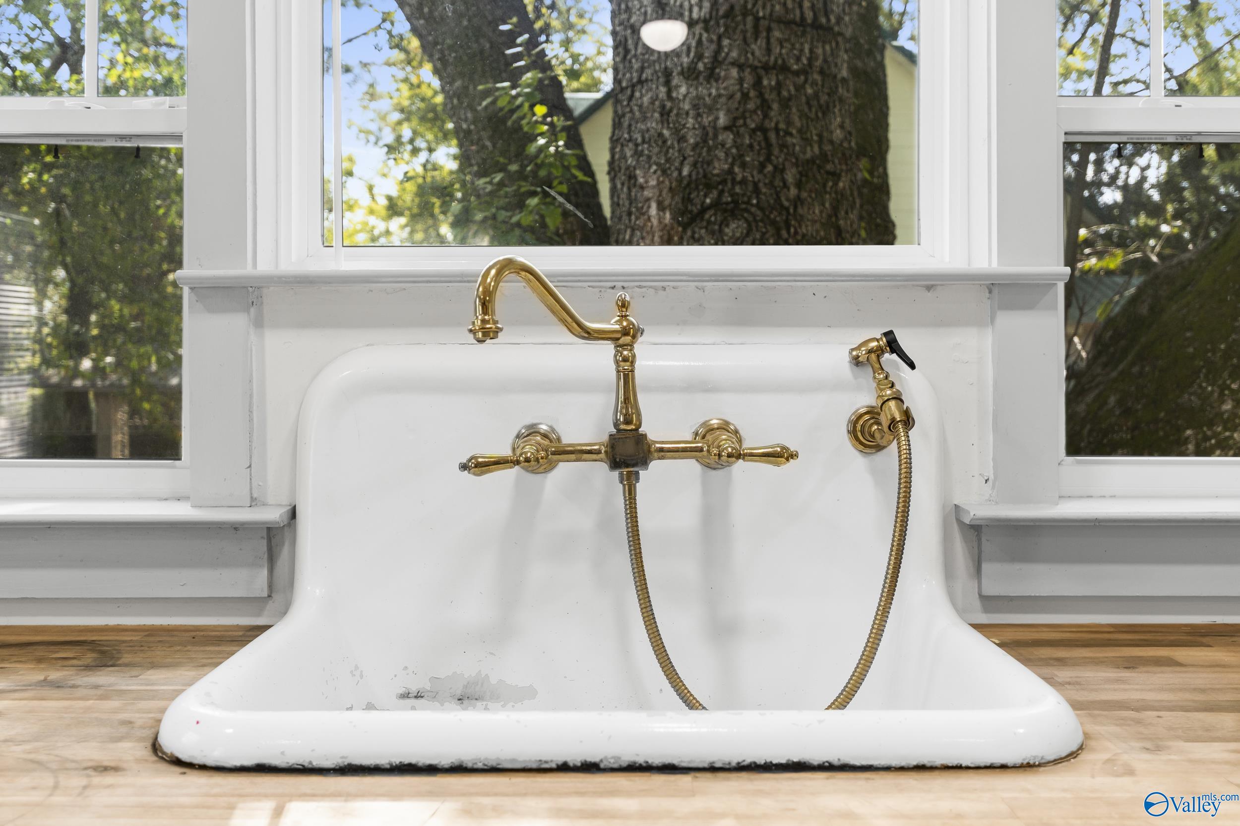 3305 Bradley Street SW