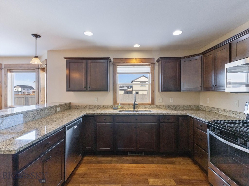 1516 Powers Boulevard