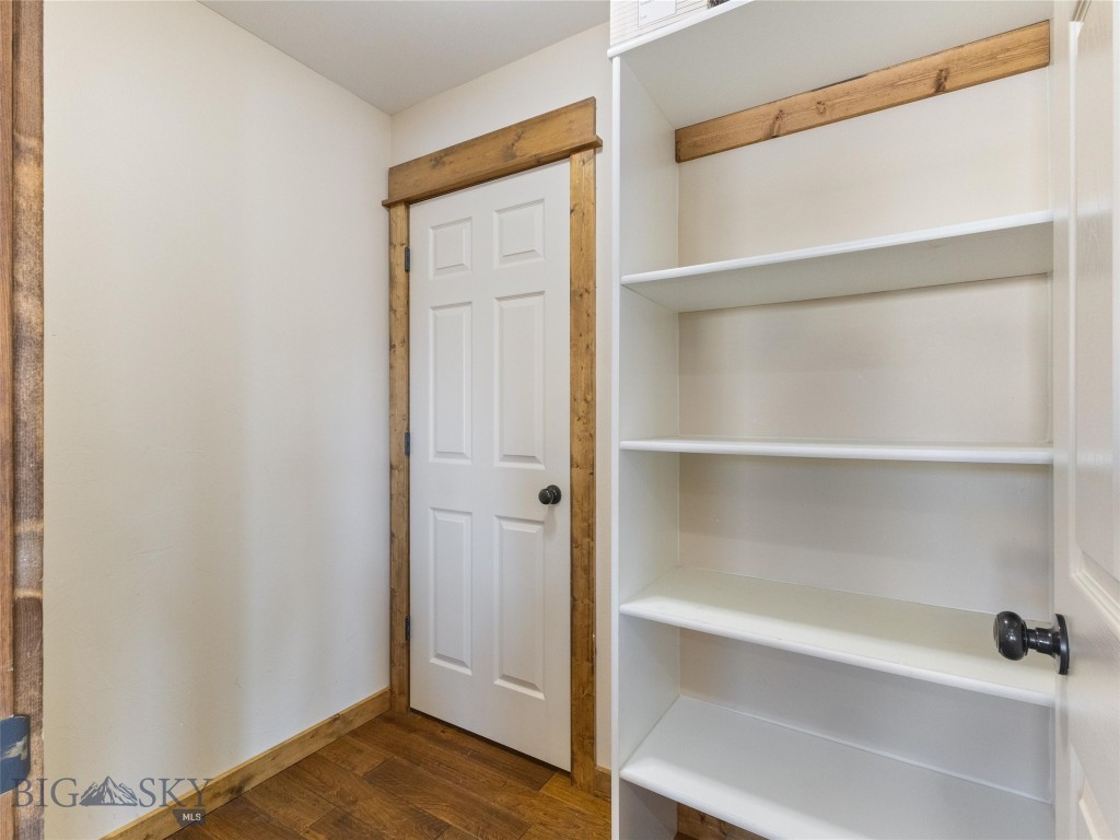 1516 Powers Boulevard