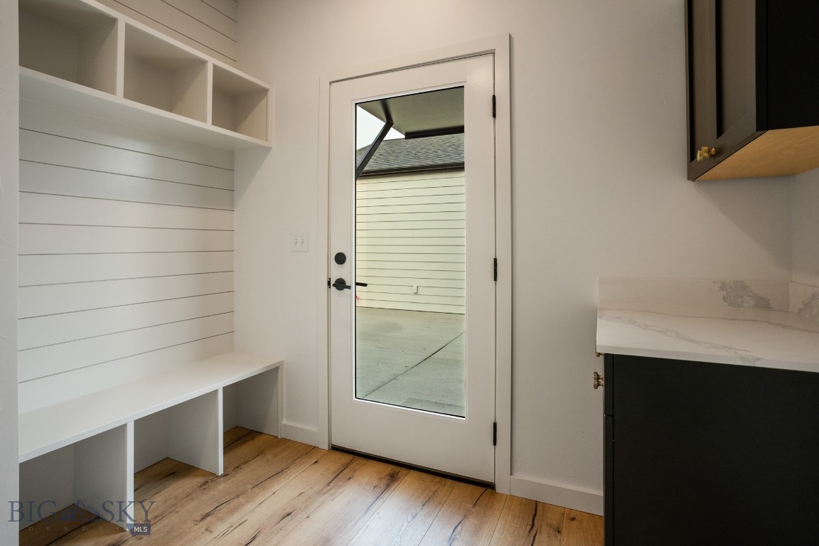 2945-2947 S 27th Avenue