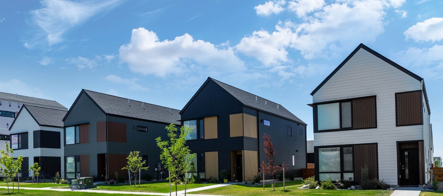 2945-2947 S 27th Avenue