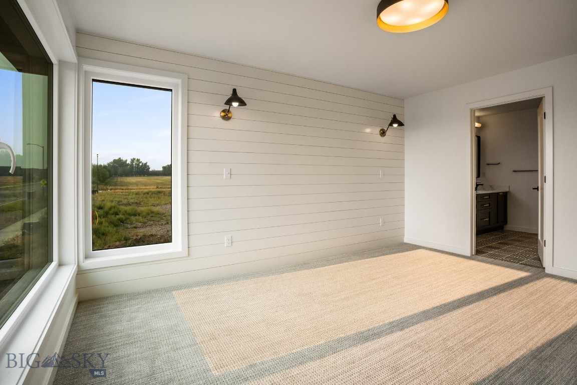 2945-2947 S 27th Avenue