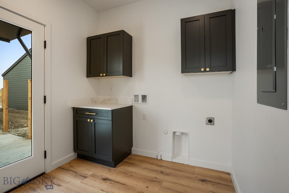 2945-2947 S 27th Avenue