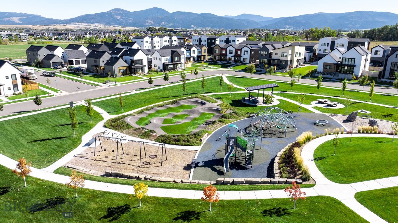 2949-2951 S 27th Avenue