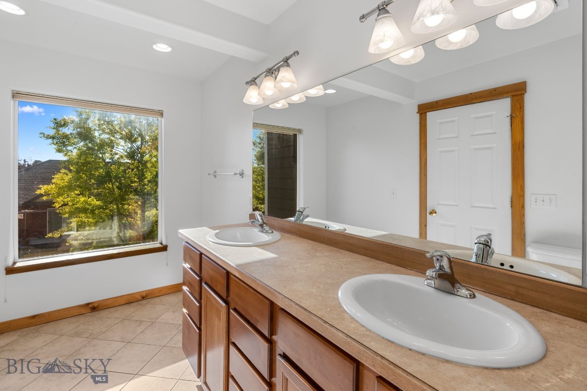 738 Forestglen Drive A