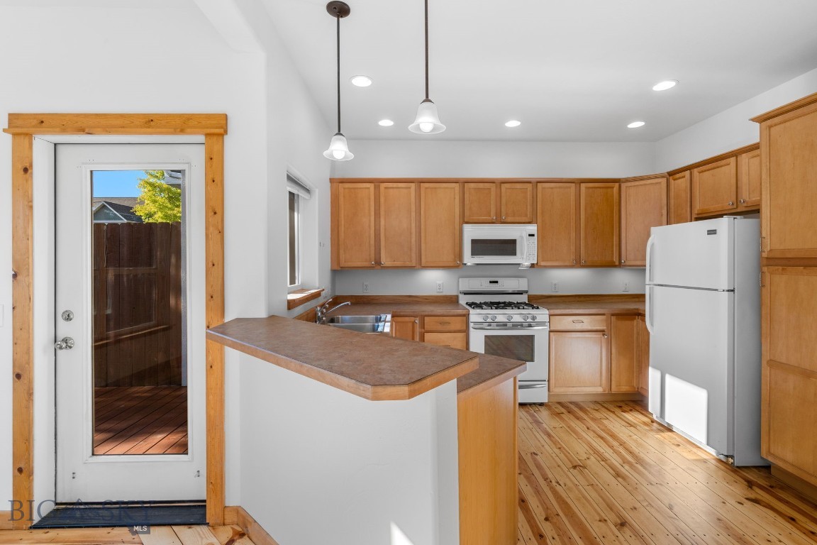 738 Forestglen Drive A