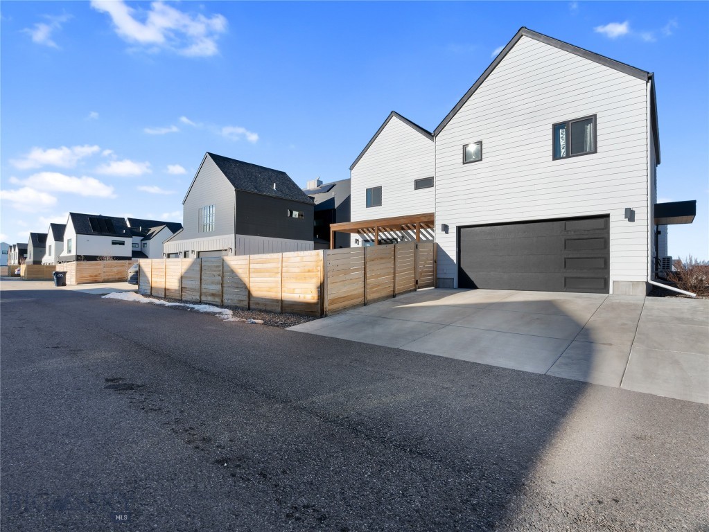 2842 Tierra Lane