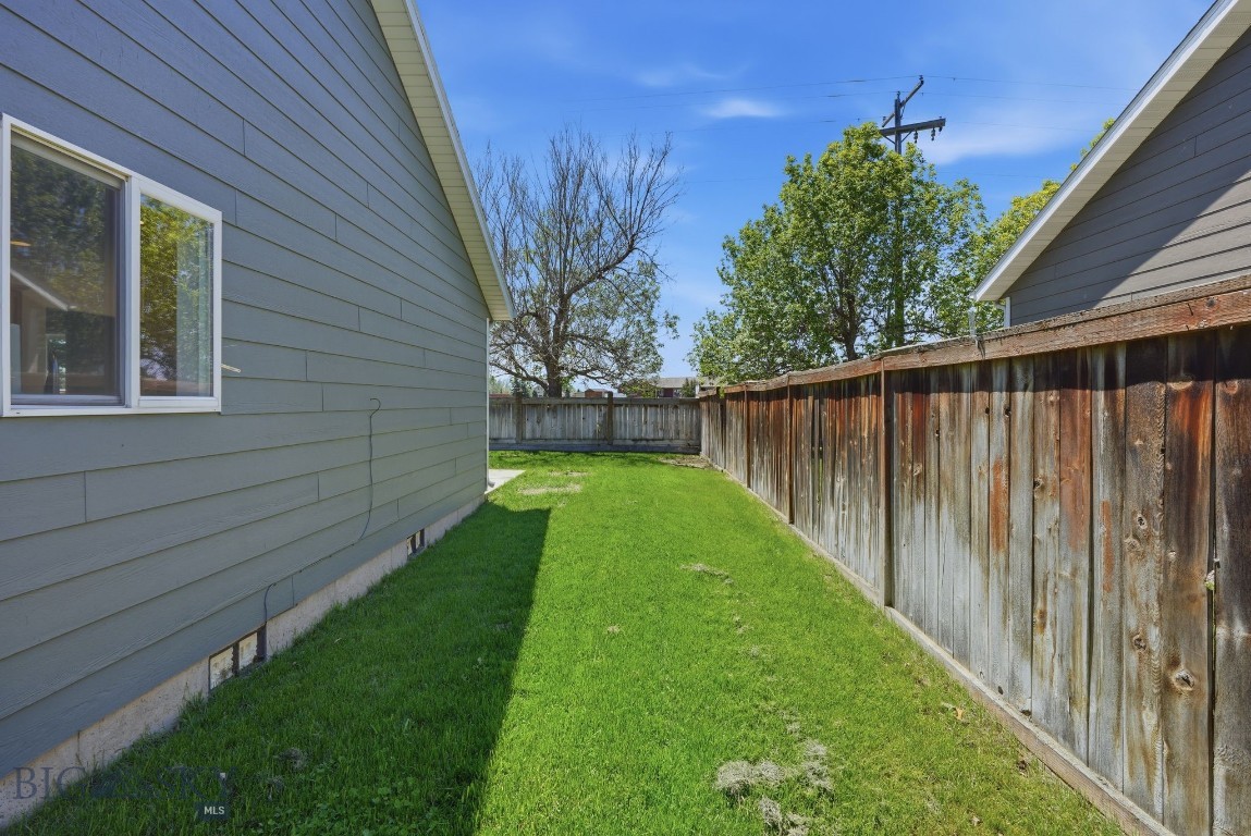 38 E River Rock Road