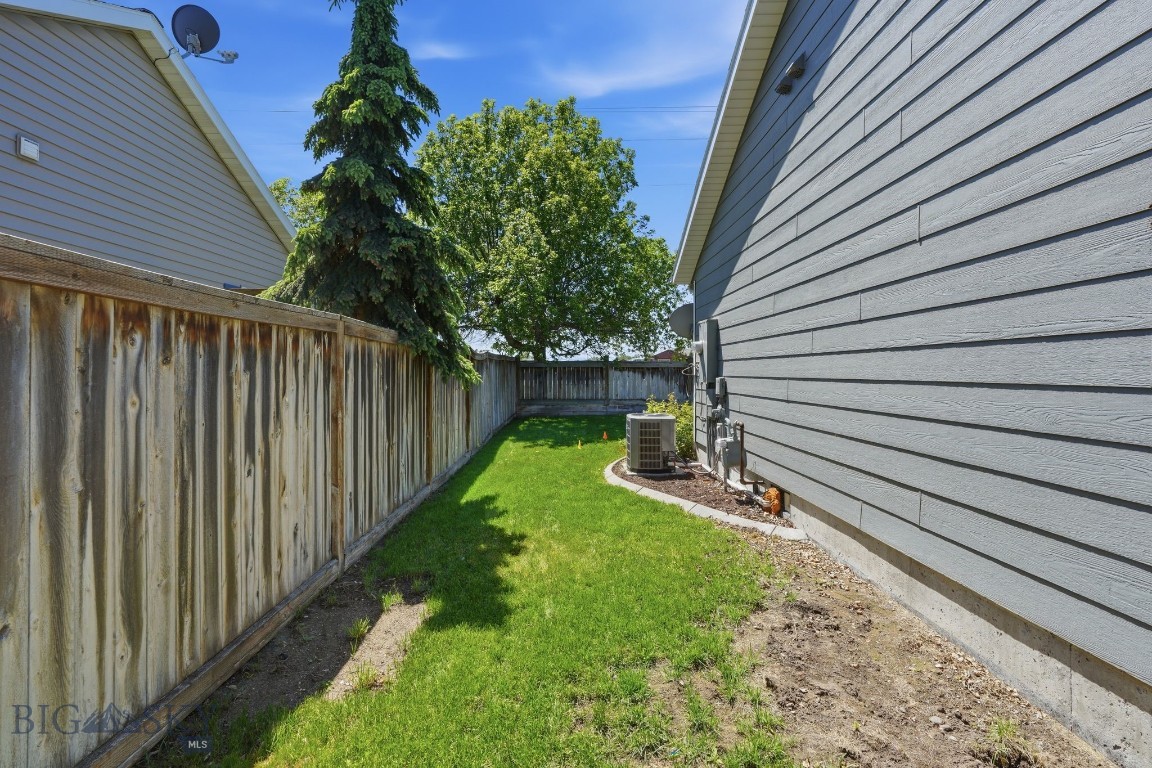 38 E River Rock Road