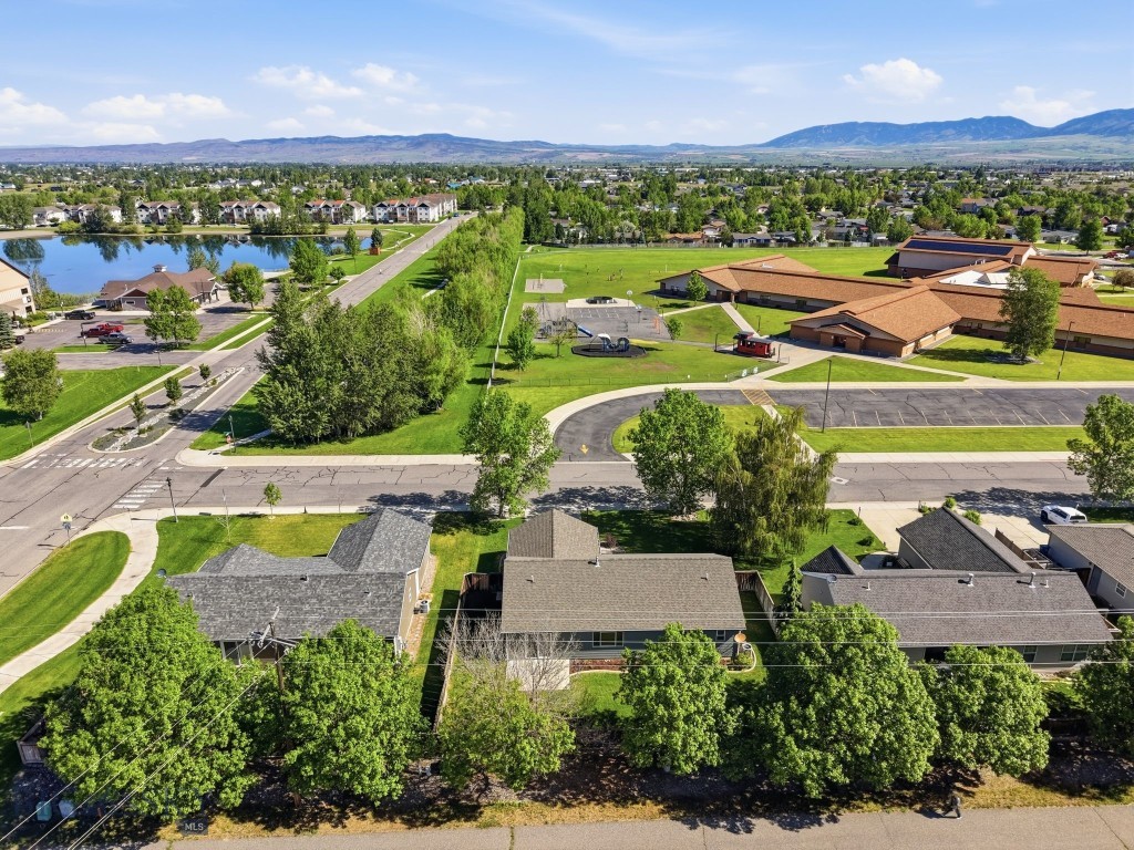 38 E River Rock Road