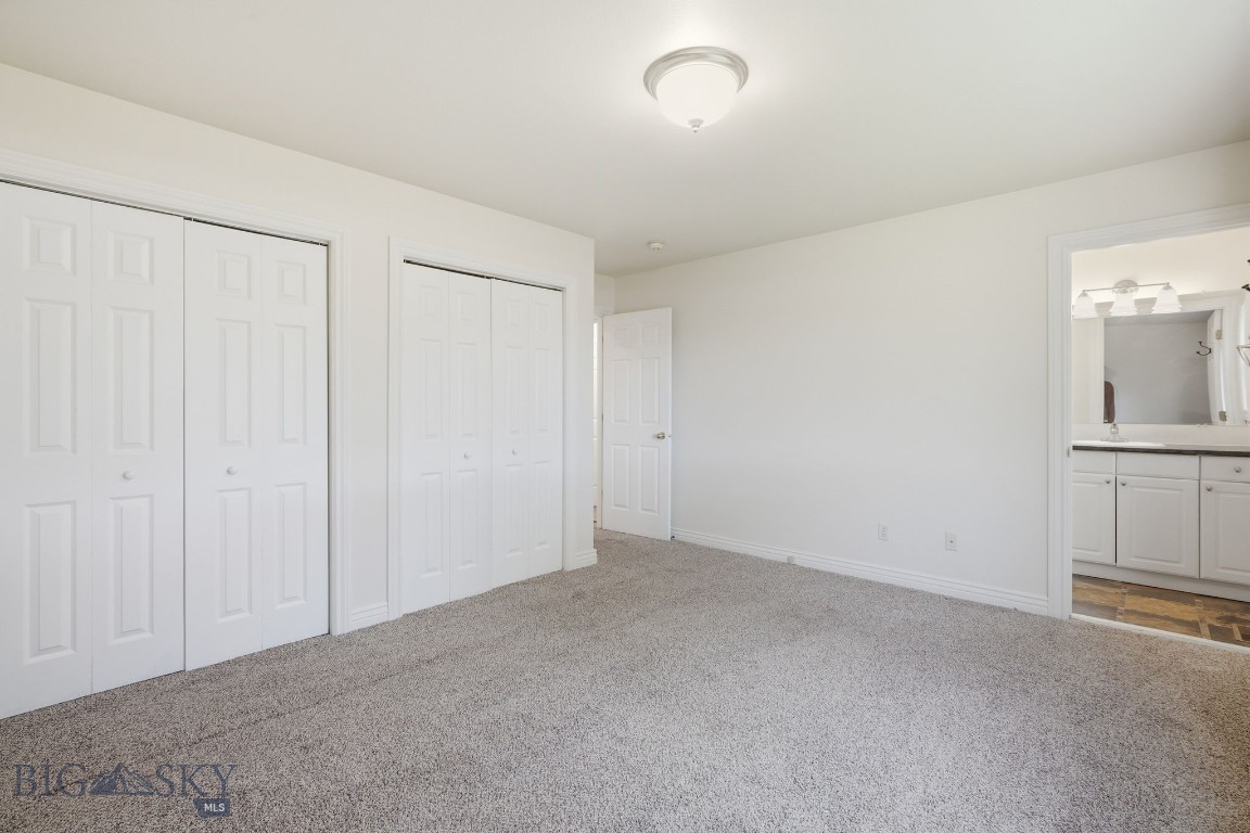 38 E River Rock Road