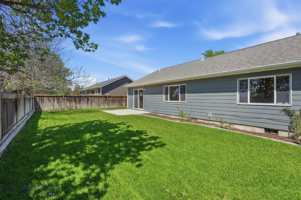 38 E River Rock Road