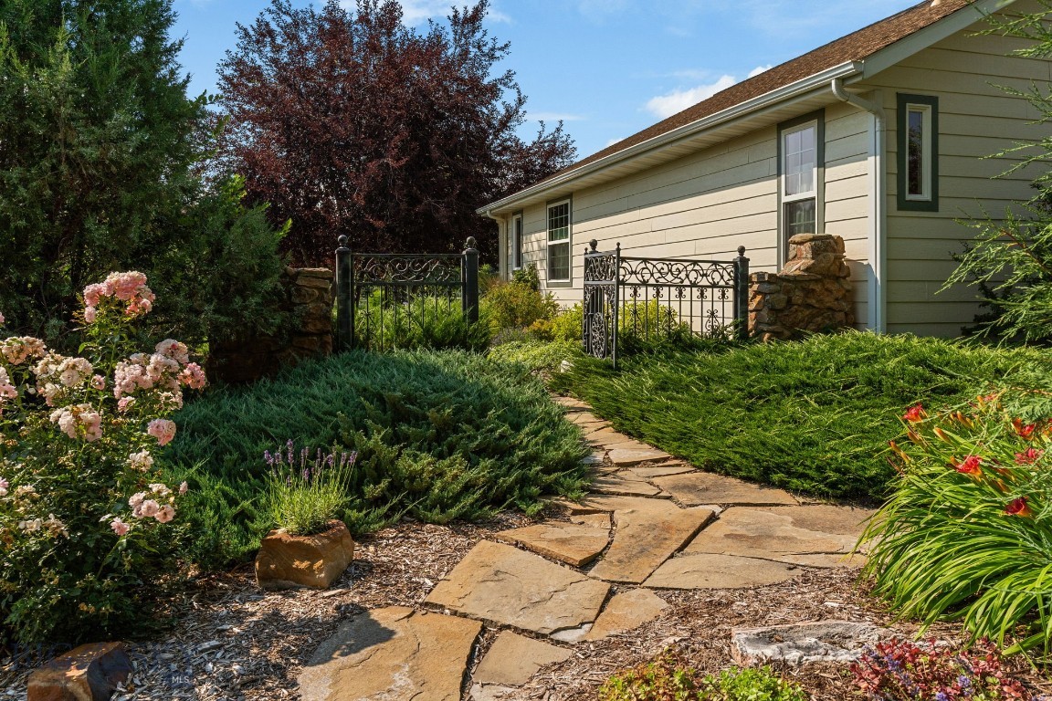 12 Pathfinder Trail