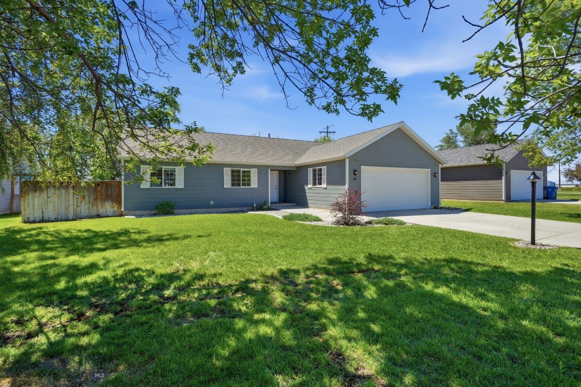 38 E River Rock Road