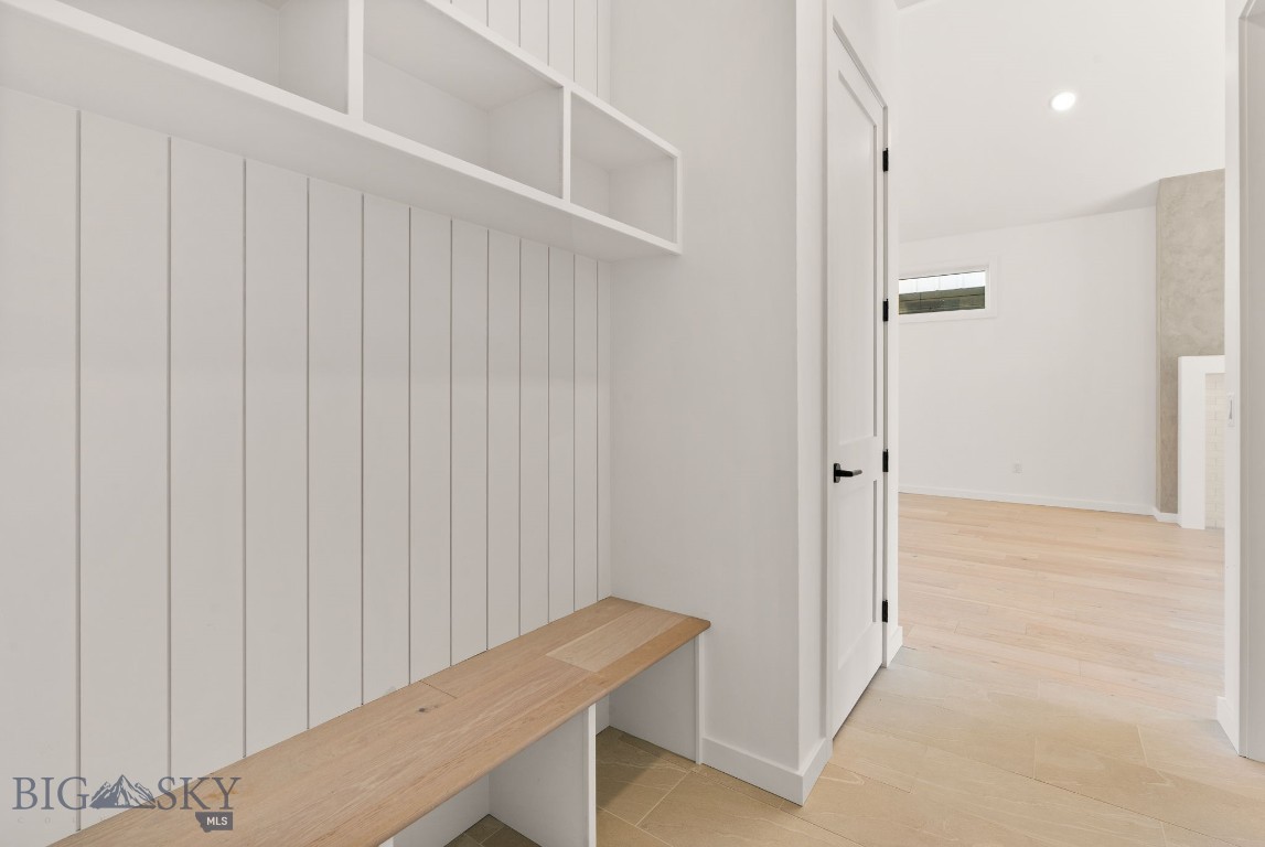 2869 S 31st Avenue