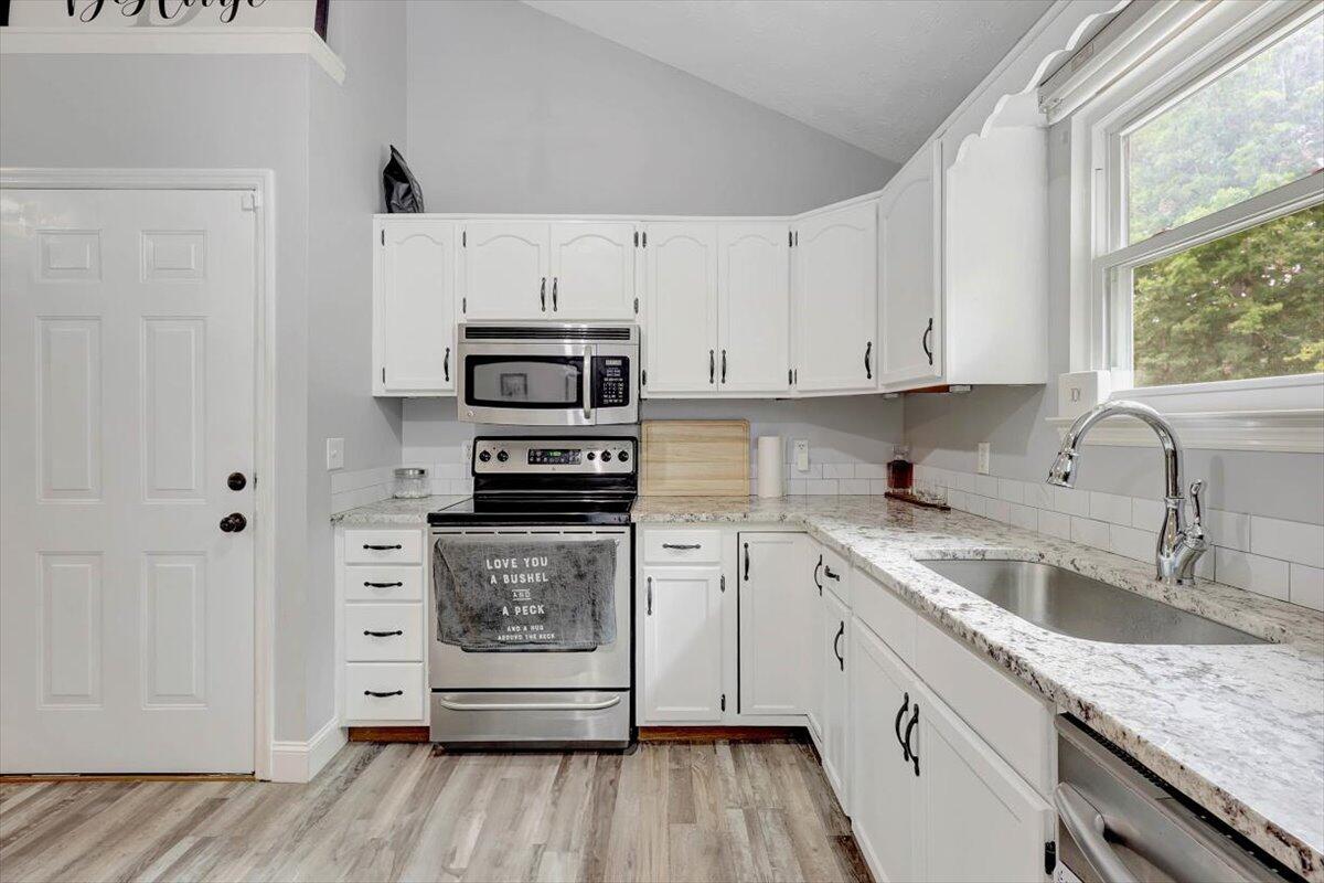 549 Davis Ridge Road