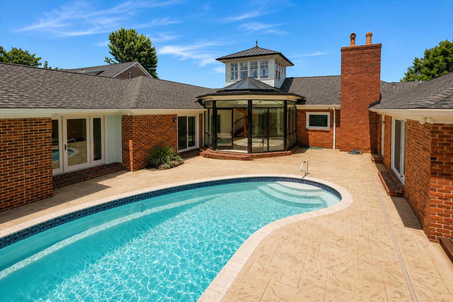 312 N Crest Road