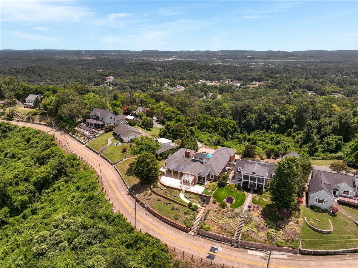312 N Crest Road