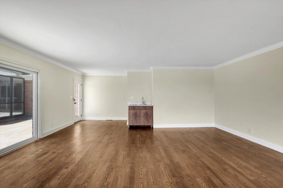 312 N Crest Road