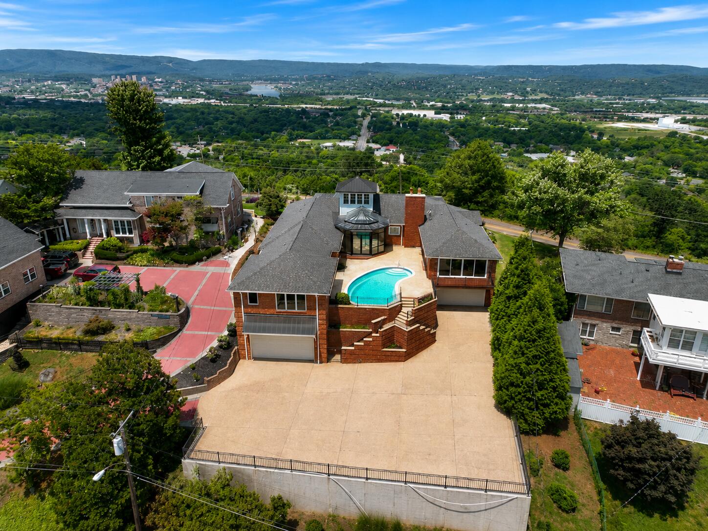 312 N Crest Road