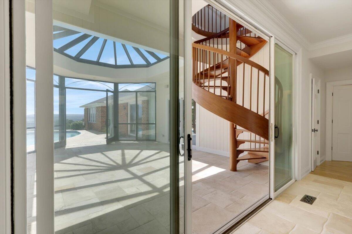 312 N Crest Road