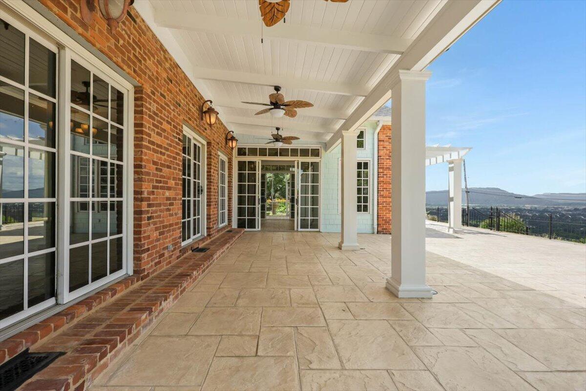 312 N Crest Road