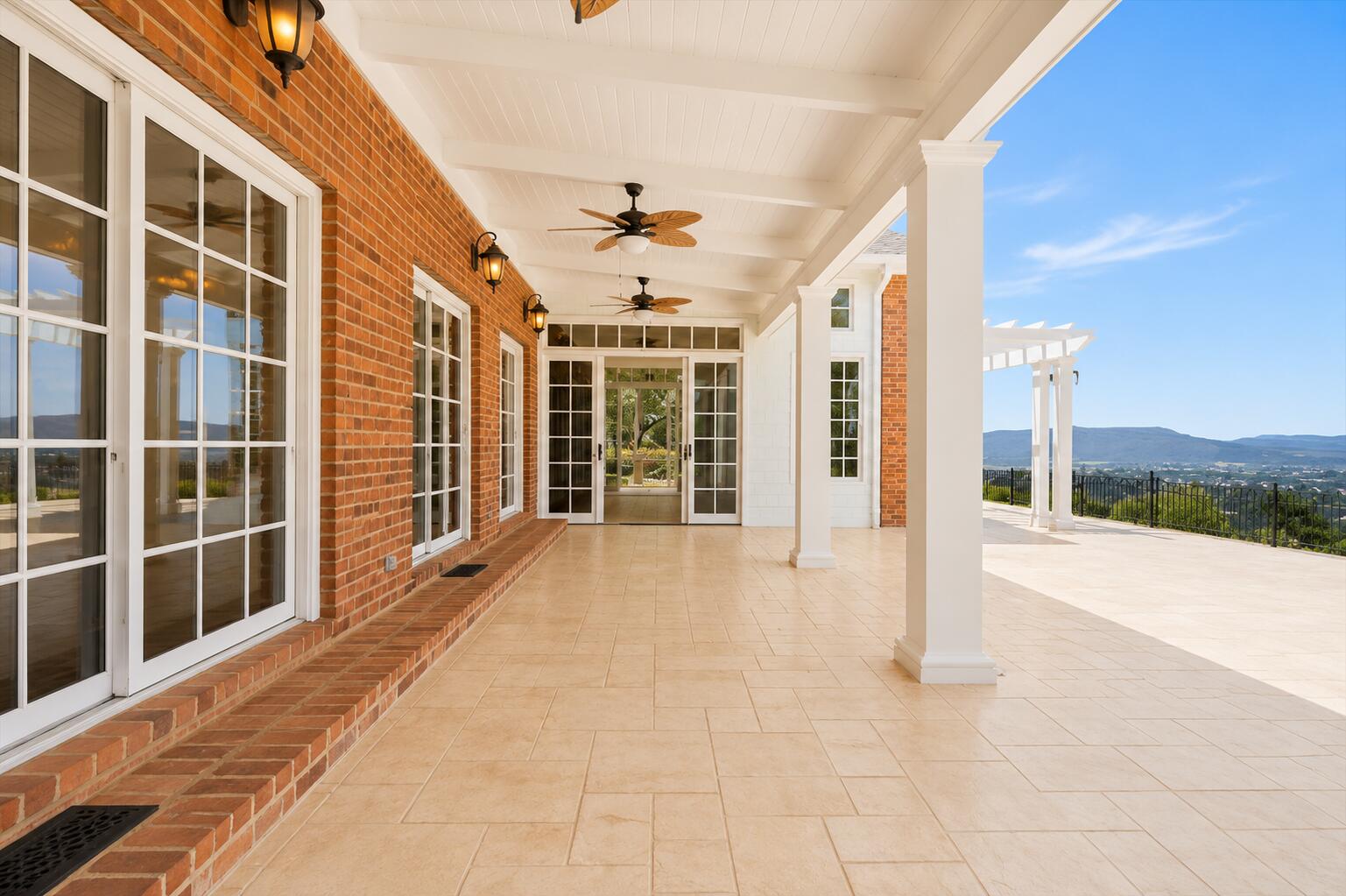 312 N Crest Road