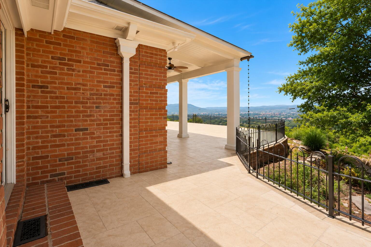312 N Crest Road