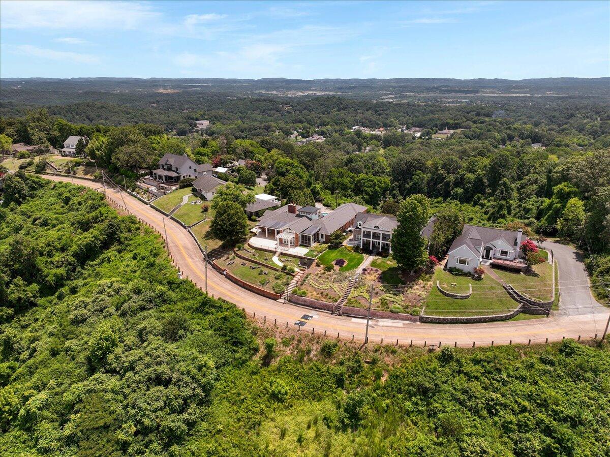 312 N Crest Road