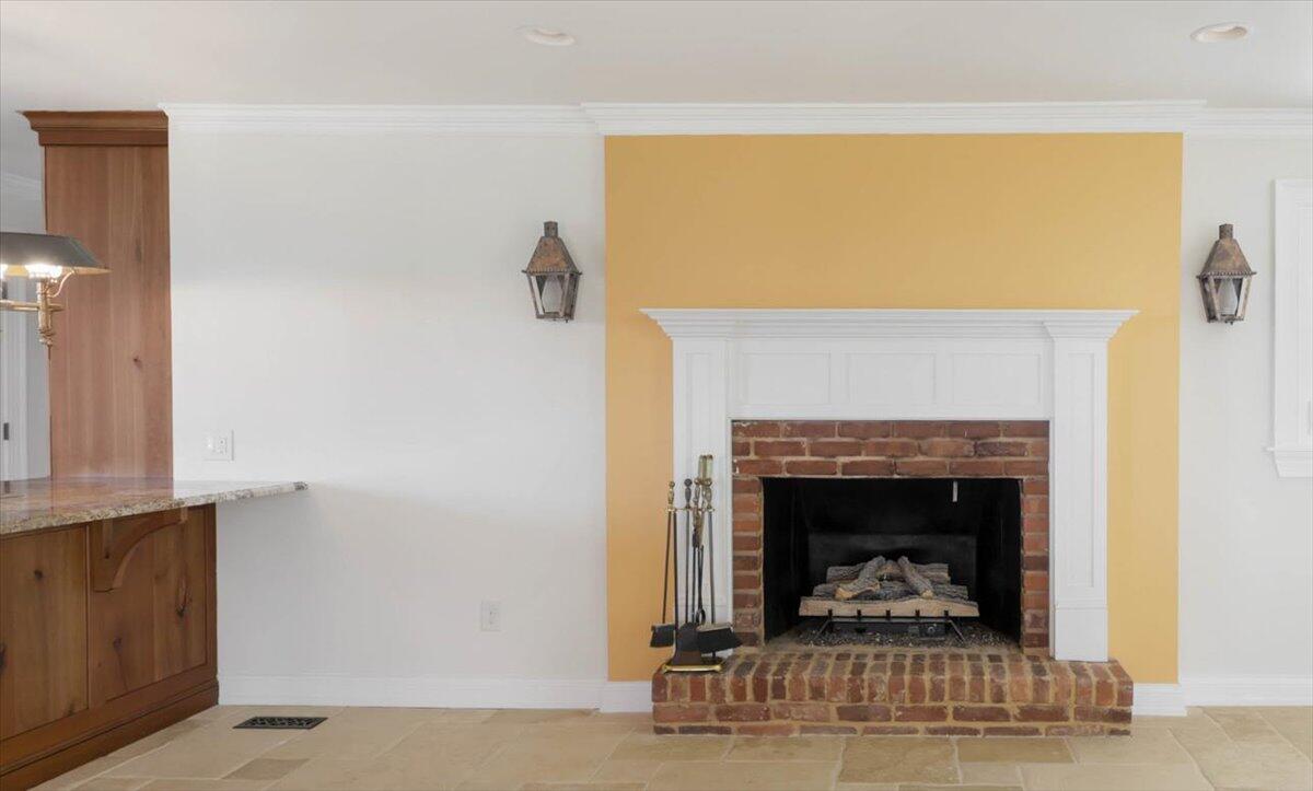 312 N Crest Road