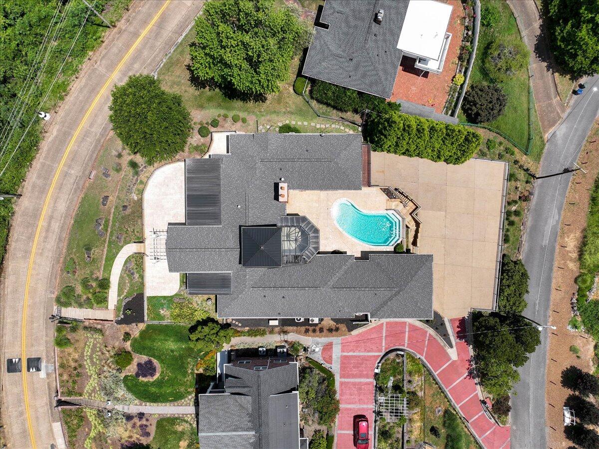 312 N Crest Road