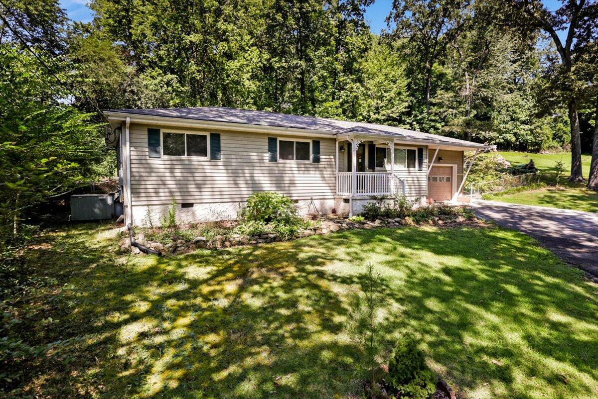 5417 May Circle