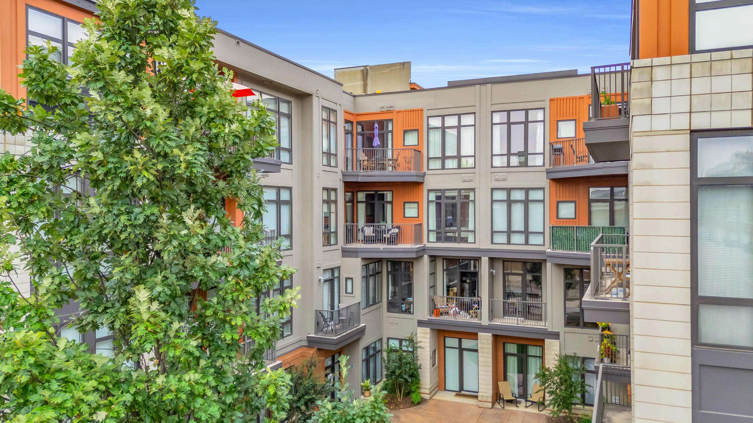 129 Walnut Street, 220