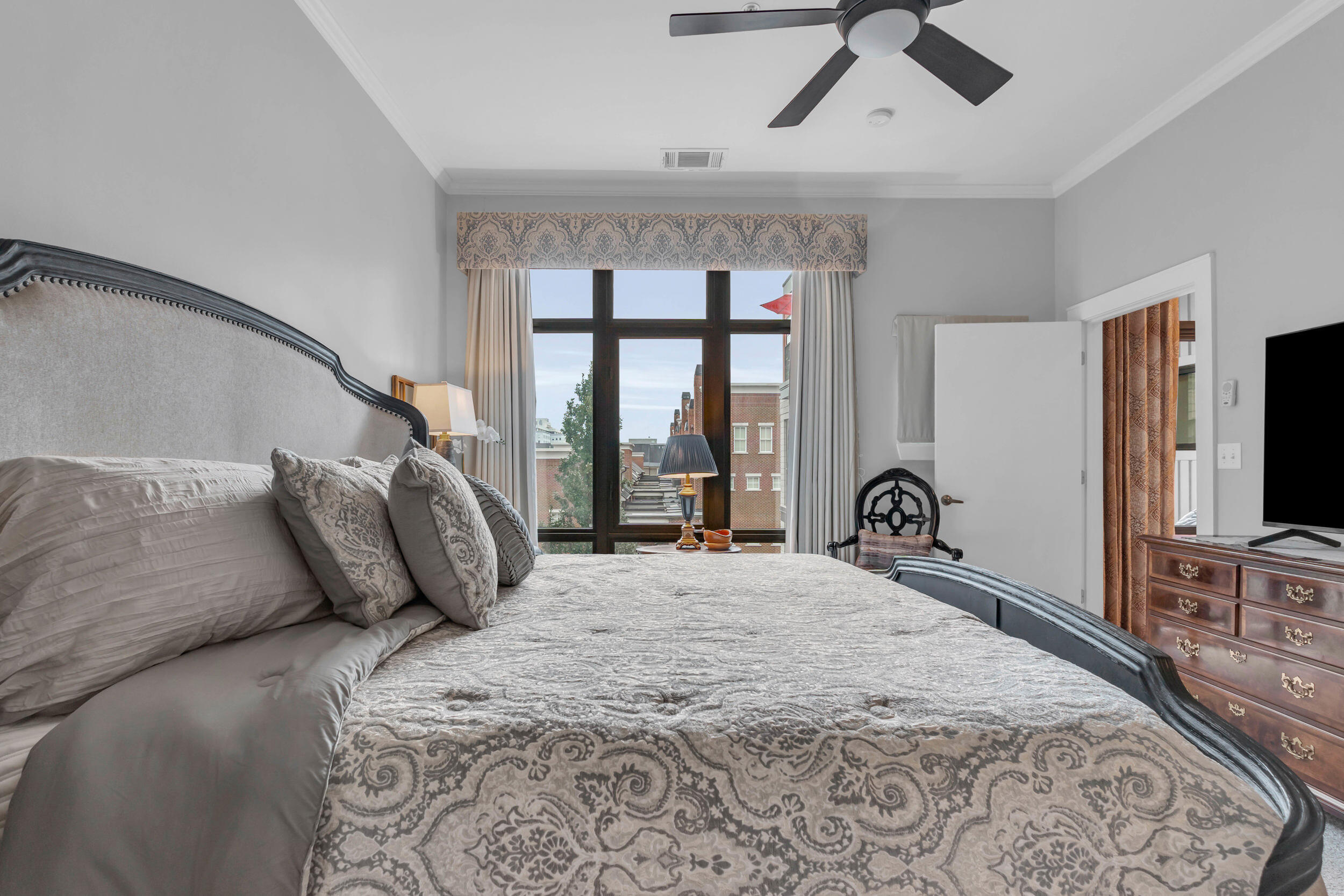129 Walnut Street, 220