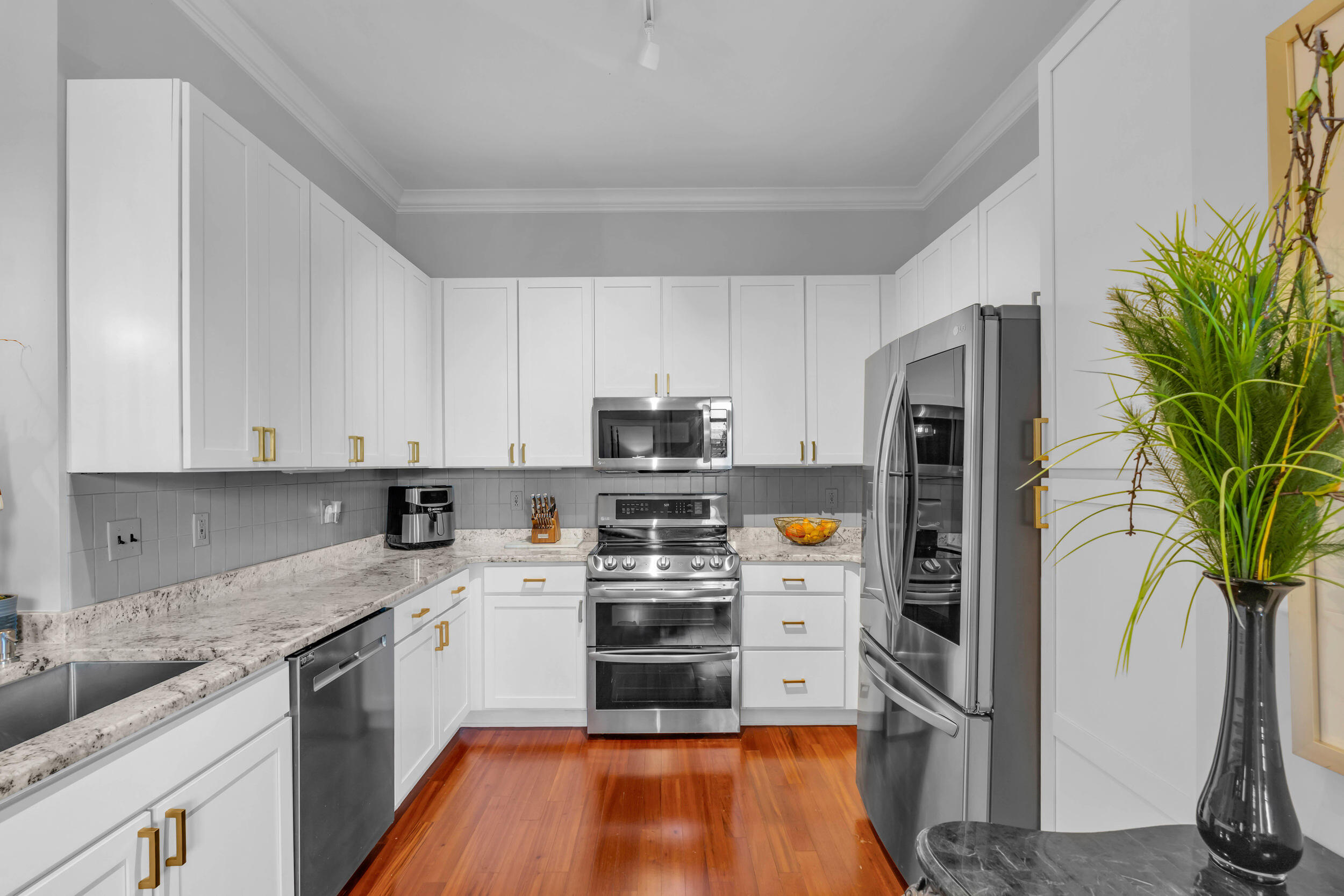 129 Walnut Street, 220